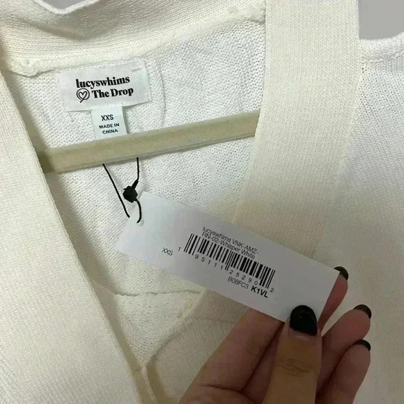 Vneck buckle slouchy sweater - Picture 3 of 8